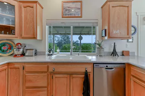 3591 Stokes Ct, Redding, CA 96001 photo 12