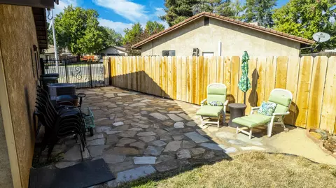 1453 Atajo Ct, Redding, CA 96003 photo 23