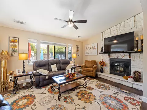 1453 Atajo Ct, Redding, CA 96003 photo 4