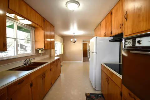 37055 Park Ave, Burney, CA 96013 photo 10
