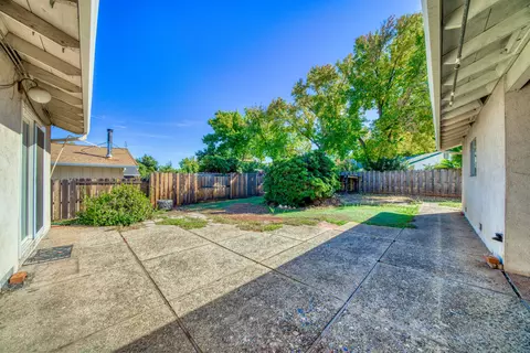 1139 Denton Way, Redding, CA 96002 photo 21
