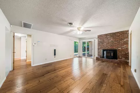 1139 Denton Way, Redding, CA 96002 photo 3