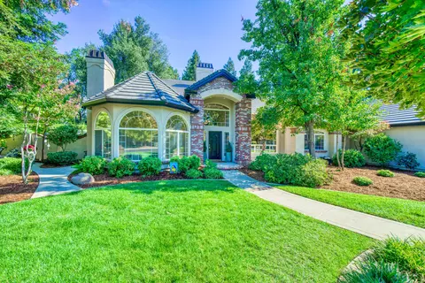 4353 Saratoga Dr, Redding, CA 96002 photo 3