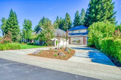 4353 Saratoga Dr, Redding, CA 96002 photo 4