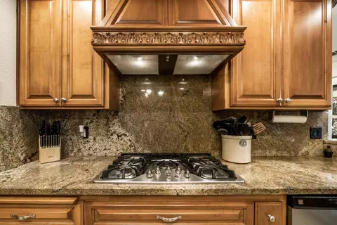4353 Saratoga Dr, Redding, CA 96002 photo 18