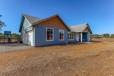 5595 Janine Way, Corning, CA 96021 photo 2