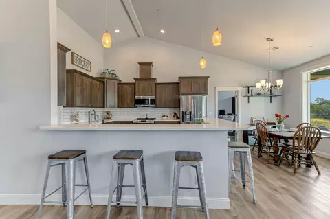 5595 Janine Way, Corning, CA 96021 photo 4