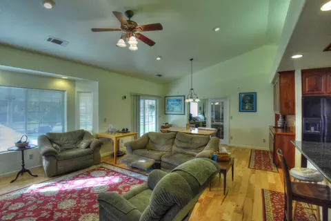 20215 Lupine Dr, Redding, CA 96002 photo 5