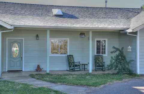 20215 Lupine Dr, Redding, CA 96002 photo 2
