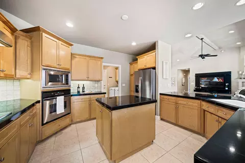 2125 Tradition Way, Redding, CA 96001 photo 7
