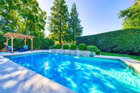 2125 Tradition Way, Redding, CA 96001 photo 2