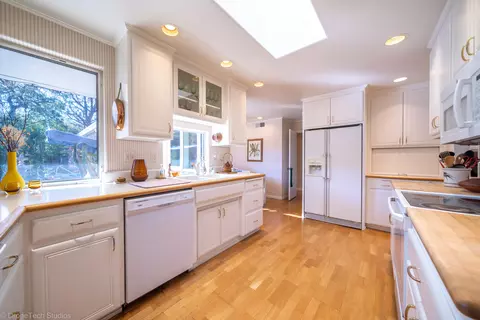 3445 Sunset Dr, Redding, CA 96001 photo 17