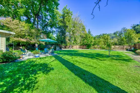 3025 Irene St, Redding, CA 96002 photo 25