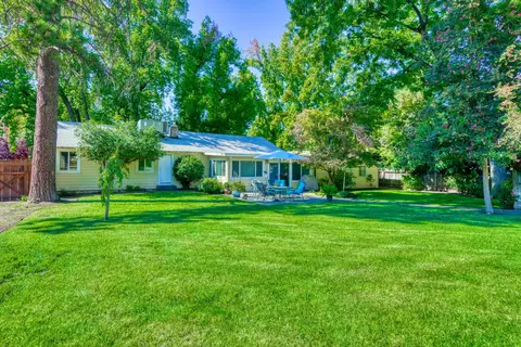 3025 Irene St, Redding, CA 96002 photo 21