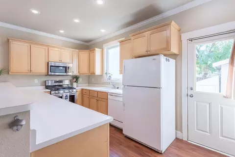 871 Kite Ln, Redding, CA 96001 photo 9