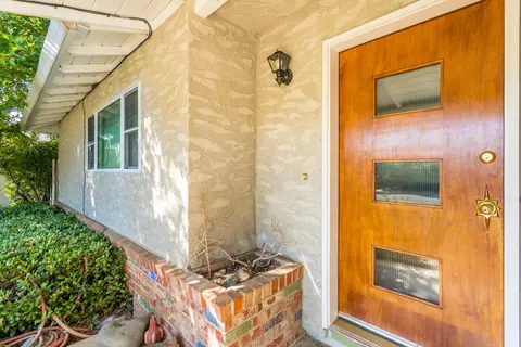 5746 Cascade Dr, Redding, CA 96003 photo 2