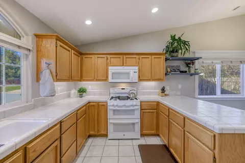 1990 Chiella Ln, Redding, CA 96002 photo 7