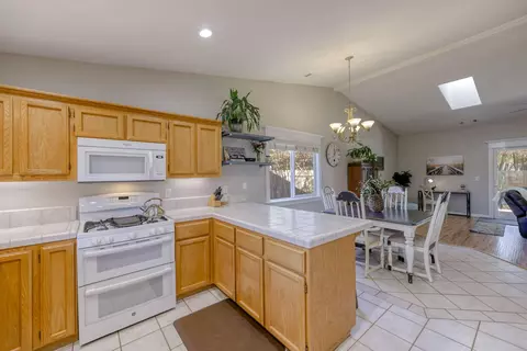 1990 Chiella Ln, Redding, CA 96002 photo 32