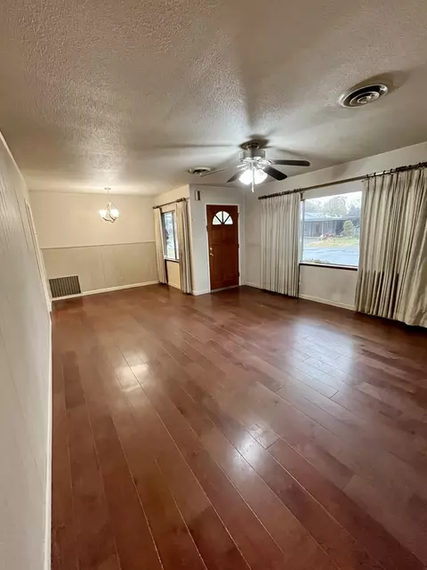 1115 3rd St, Redding, CA 96002 photo 5