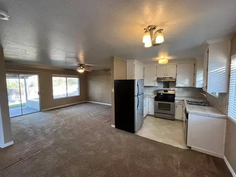 1392 Whistling Dr, Redding, CA 96003 photo 7