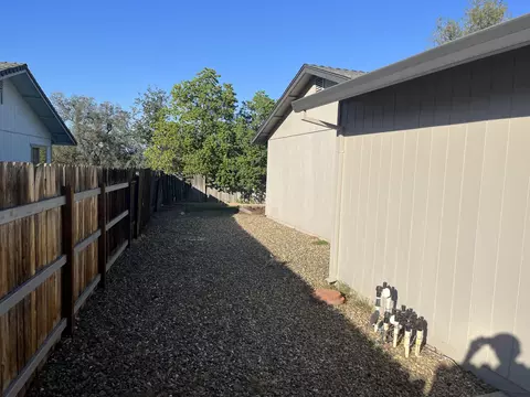 1392 Whistling Dr, Redding, CA 96003 photo 25