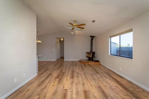 370 Springer Dr, Redding, CA 96003 photo 5