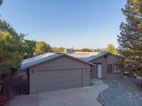 370 Springer Dr, Redding, CA 96003 photo 2