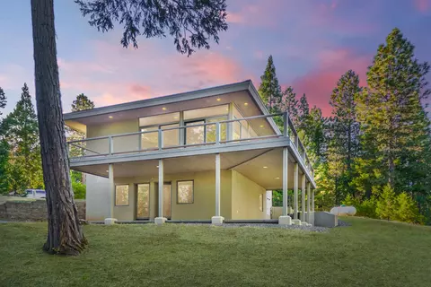 27750 Donkey Mine Rd, Oak Run, CA 96069