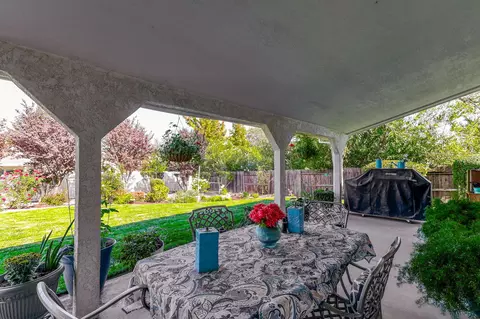 19360 Lexington Ln, Redding, CA 96003 photo 35