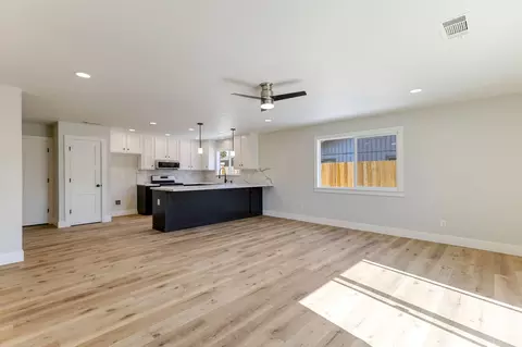 2513 Capella St, Redding, CA 96002 photo 8