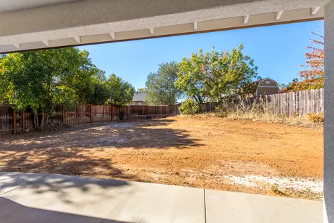 2550 Avola St, Redding, CA 96002 photo 7