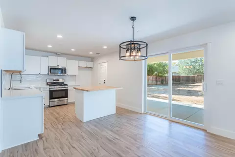 2550 Avola St, Redding, CA 96002 photo 4