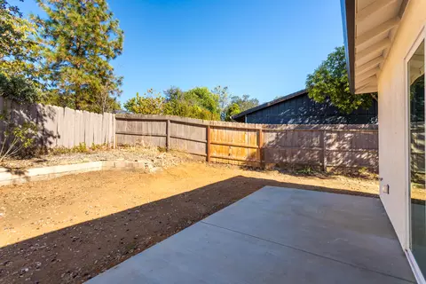 2550 Avola St, Redding, CA 96002 photo 14