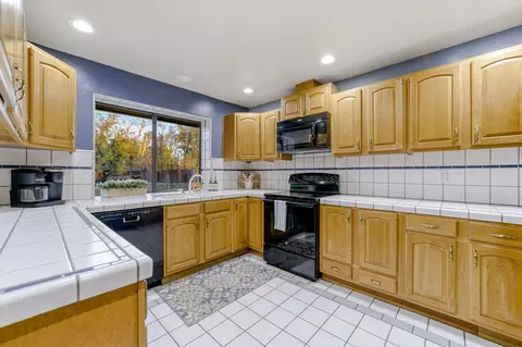7067 Tucker Ln, Redding, CA 96002 photo 21