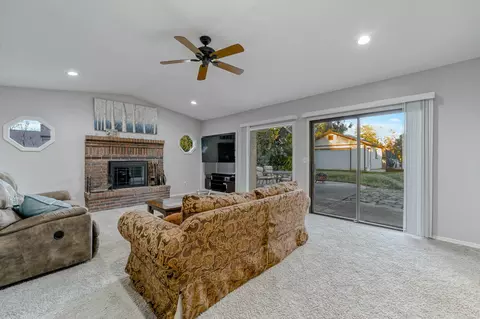 7067 Tucker Ln, Redding, CA 96002 photo 15