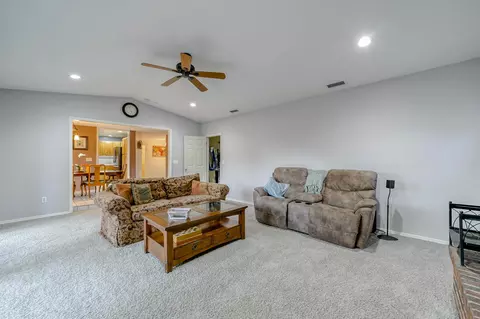 7067 Tucker Ln, Redding, CA 96002 photo 17