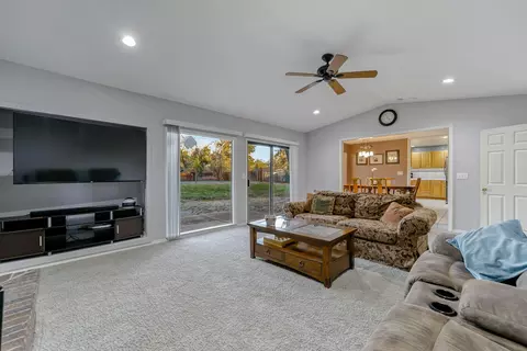 7067 Tucker Ln, Redding, CA 96002 photo 16