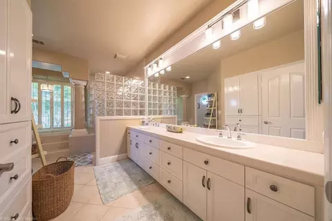 2560 Templeton Dr, Redding, CA 96002 photo 34