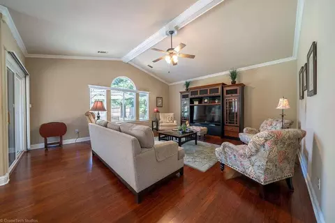 2560 Templeton Dr, Redding, CA 96002 photo 17