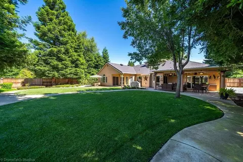 2560 Templeton Dr, Redding, CA 96002 photo 43
