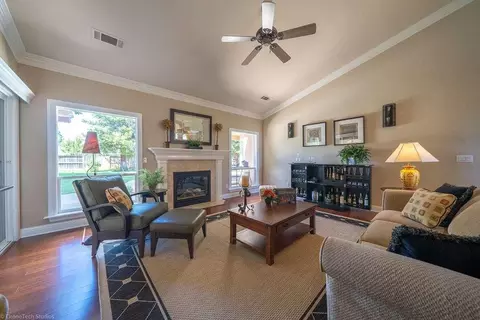 2560 Templeton Dr, Redding, CA 96002 photo 9