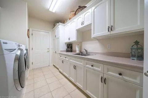 2560 Templeton Dr, Redding, CA 96002 photo 27