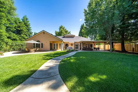 2560 Templeton Dr, Redding, CA 96002 photo 42