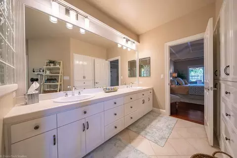 2560 Templeton Dr, Redding, CA 96002 photo 38