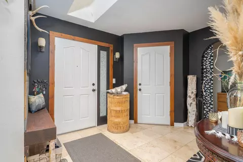 11437 Wales Dr, Redding, CA 96003 photo 9