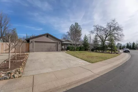 11437 Wales Dr, Redding, CA 96003 photo 4