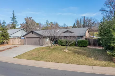 11437 Wales Dr, Redding, CA 96003 photo 2