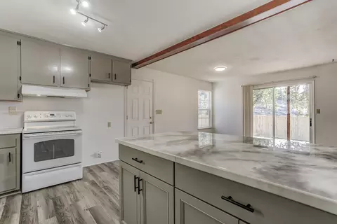 14914 Wonderland Blvd, Redding, CA 96003 photo 6