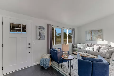 10097 Abernathy Ln, Redding, CA 96003 photo 4