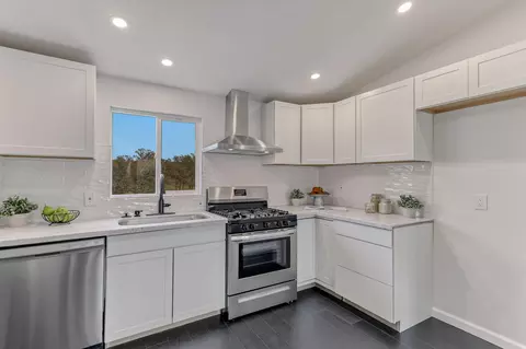10097 Abernathy Ln, Redding, CA 96003 photo 11